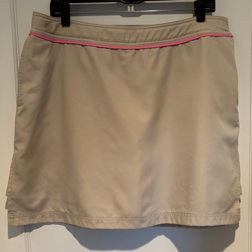 Lilly Pulitzer Palm Beach Eagle skort in sand with pink piping (and pockets!)